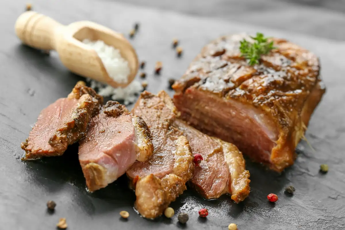 Magret de canard / frites / salade